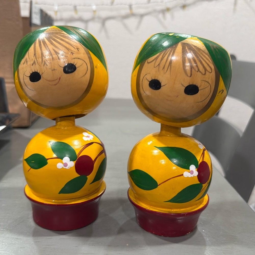 Kokeshi bobble head dolls pair